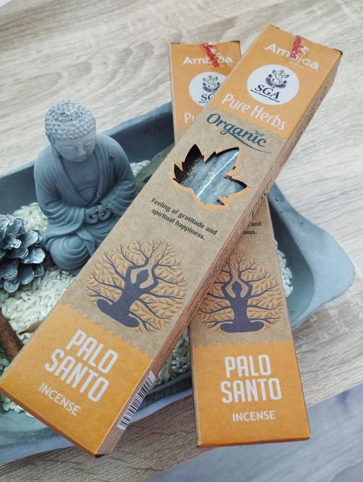 Pau Santo, joia feita à mão