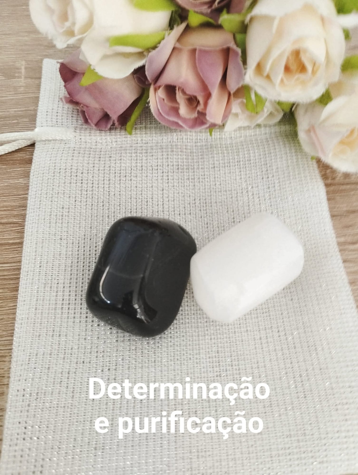 Pedras pequenas", joia feita à mão